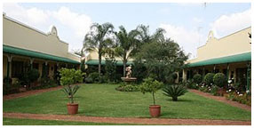 Villa la Pensionne Guest House Gallery - Garden